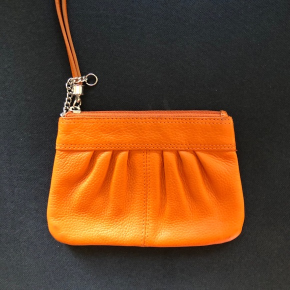 Danier Genuine Leather Wallet - Picture 2 of 3